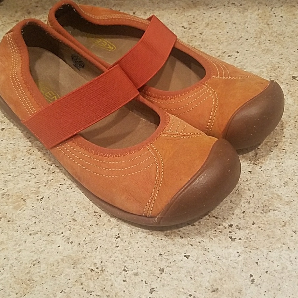 Like New 8.5 Keen Rust Colored Leather Mary Janes